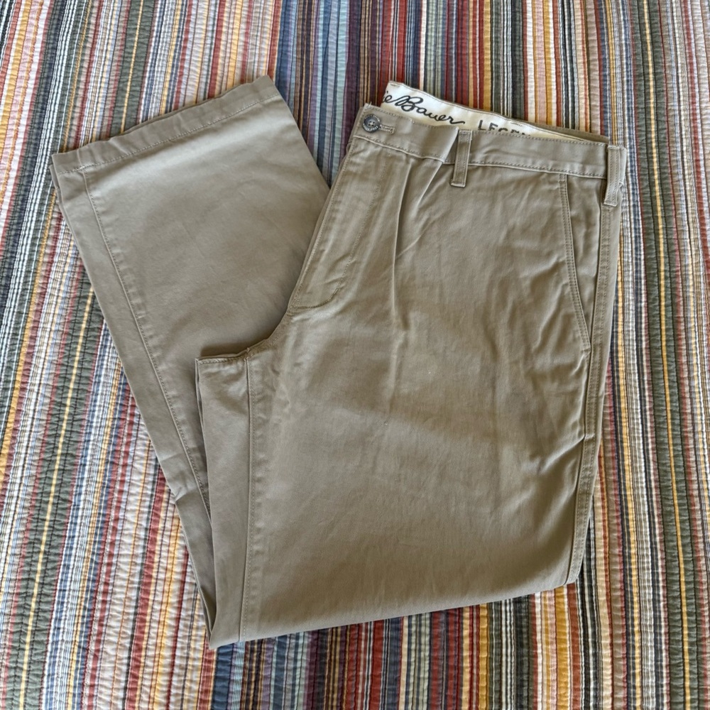 Eddie Bauer Legend Classic Fit Chino pants Men's 40x30 khaki tan NWT gorpcore
